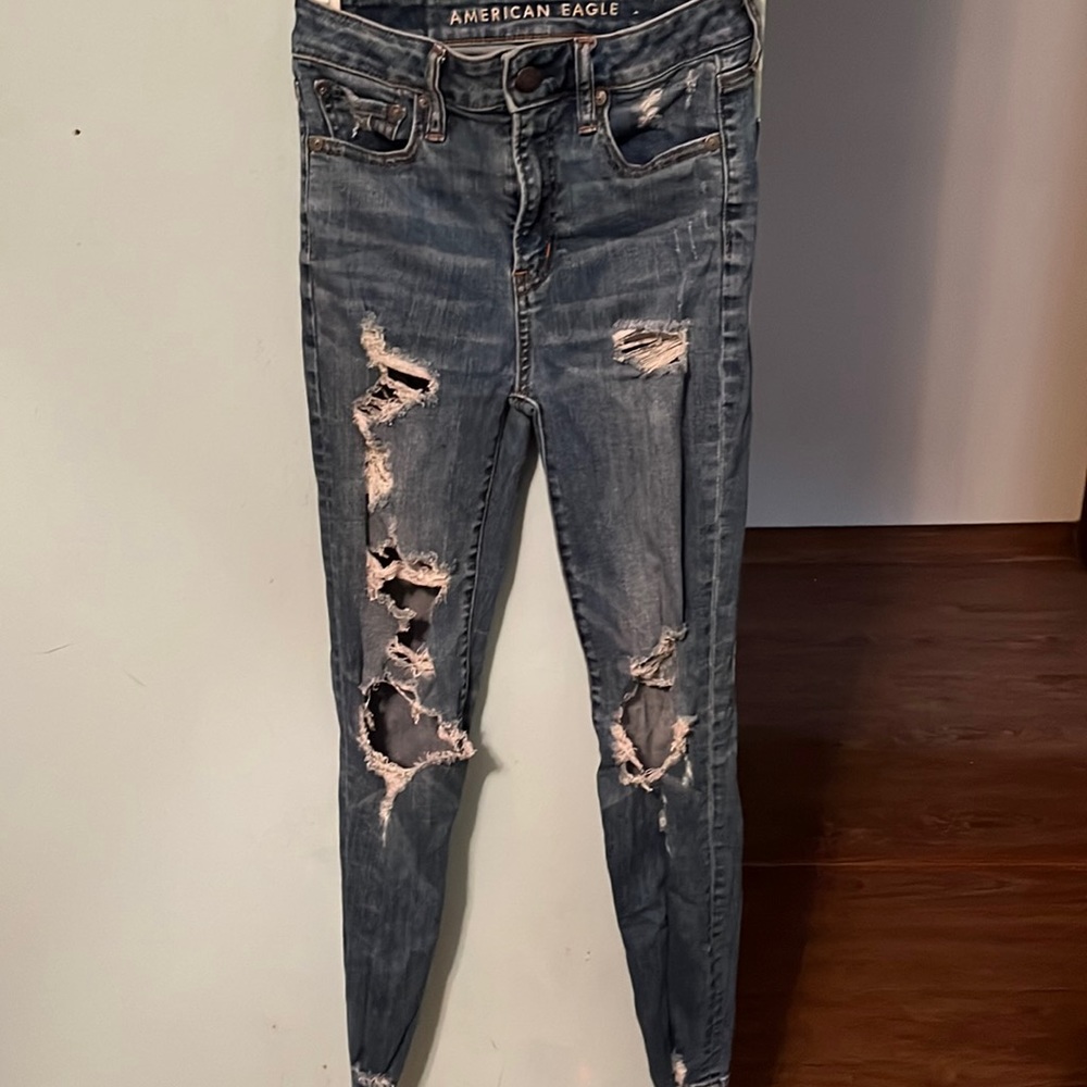 American Eagle ripped skinny jeans!